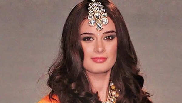 Evelyn Sharma