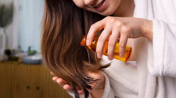 How to best apply oil to hair