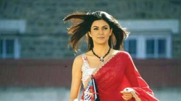 Sushmita Sen as Miss Chandni – Main Hoon Na