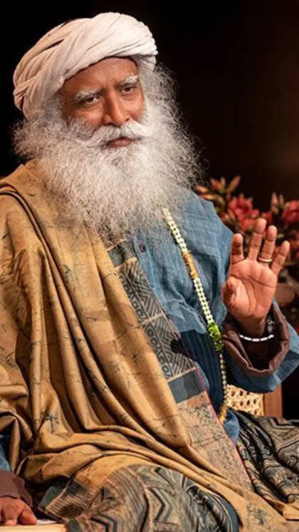 10 inspiring quotes by Sadhguru on leadership and success