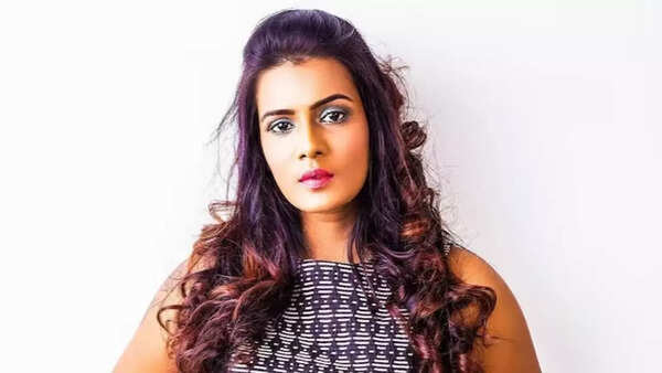 Meera Mitun Images