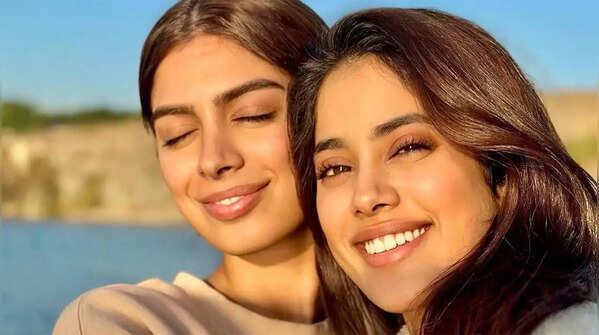 Janhvi Kapoor and Khushi Kapoor