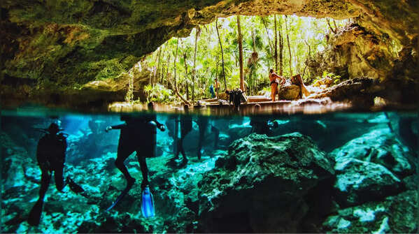 Cenote Dos Ojos, Mexico