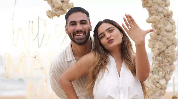 Gaurav Alugh engaged to long-time girlfriend Sonali Malhotra