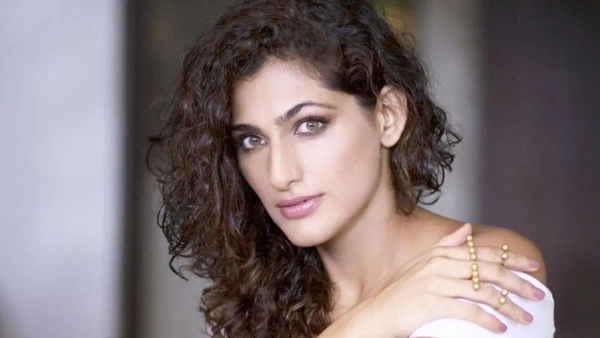 Kubbra Sait Photos