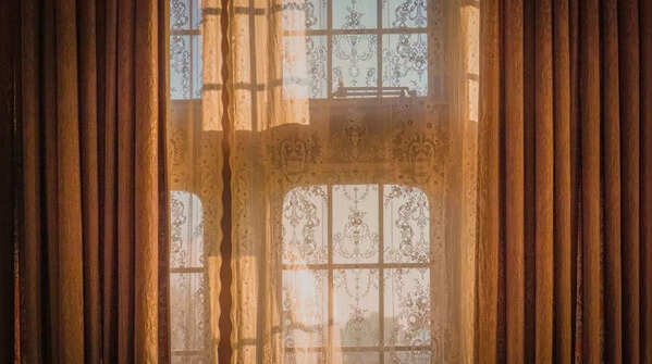 Themed curtains, drapes and colour schemes