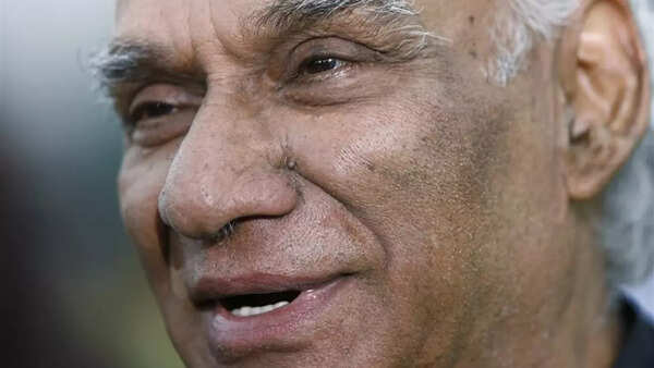 Yash Chopra Pictures