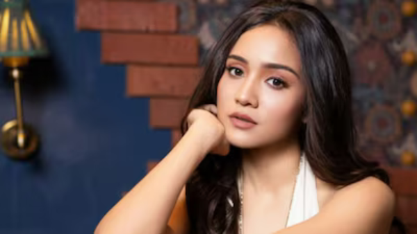 Ashi Singh Photos