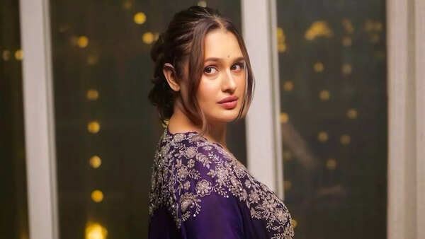 Yuvika Chaudhary Pictures