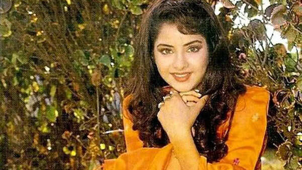 Divya Bharti Photos