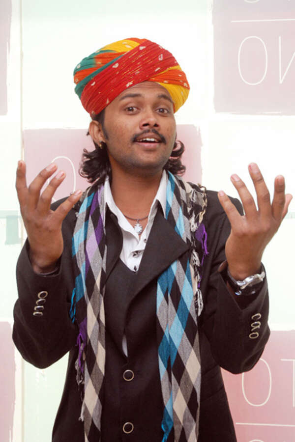 Swaroop Khan Images
