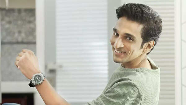Pratik Gandhi Photos