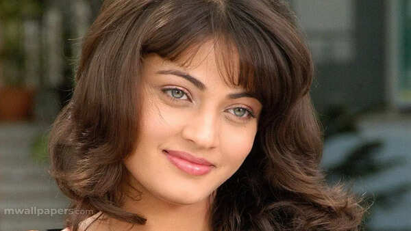 Sneha Ullal Images