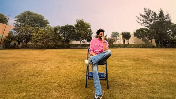 Kartik Aaryan Images