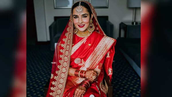 Angira Dhar Photos