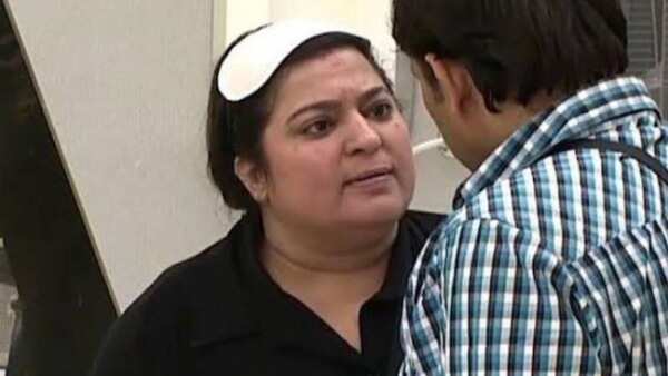 Dolly Bindra Images