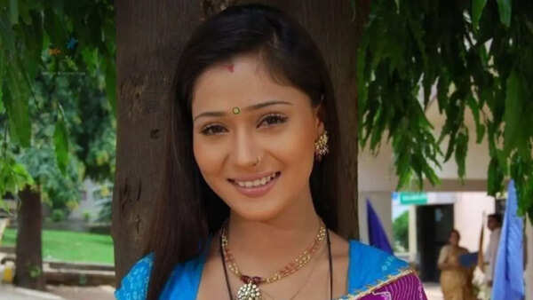 Sara Khan Photos