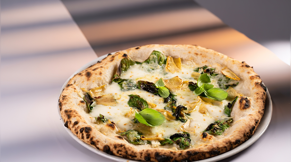 Pizza bianca, the elegant white