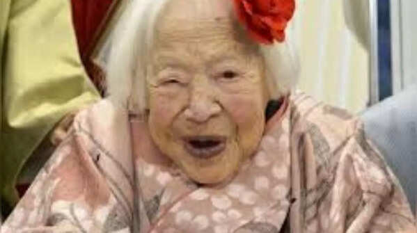 Misao Okawa (Japan, 5 Mar 1898–1 Apr 2015) – 117 years 27 days