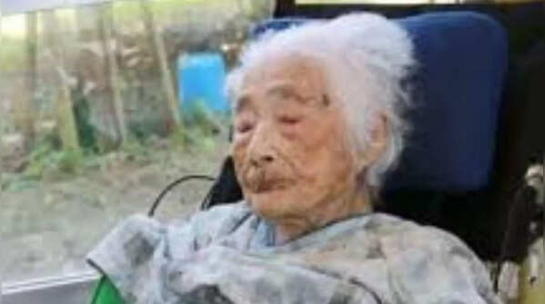 Nabi Tajima (Japan, 4 Aug 1900–21 Apr 2018) – 117 years 260 days