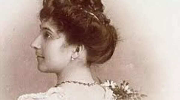 Jeanne Calment (France, 21 Feb 1875–4 Aug 1997) – 122 years 164 days