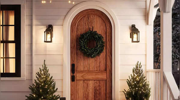 6 things to keep at your home’s entrance as per Vastu