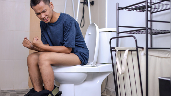 What makes stool smell strong?