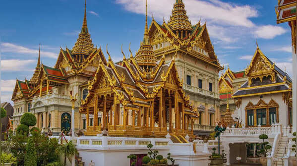 Temples in Bangkok are still living spaces