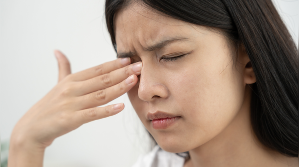 4 simple exercises to refresh tired eyes and improve vision