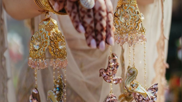 Bird charm motifs