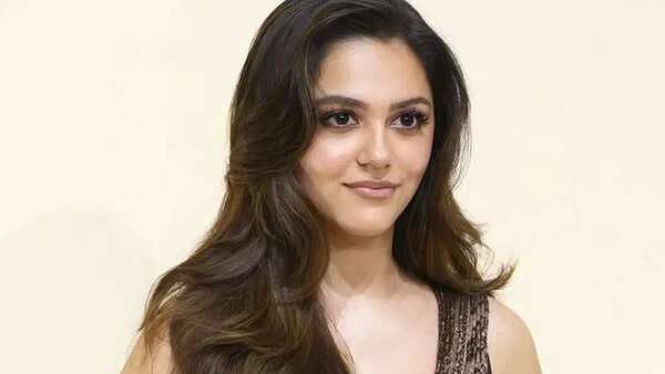Aneet Padda Images