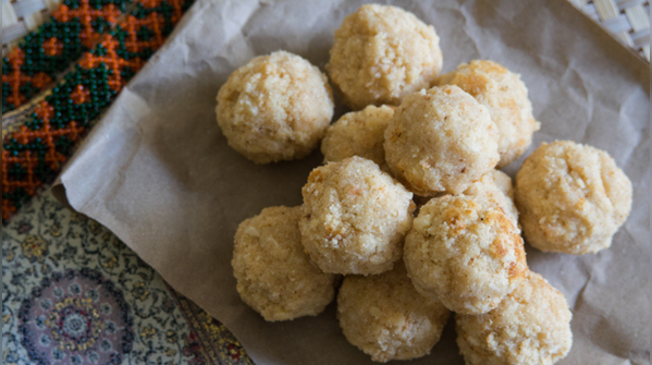 Peanut and coconut ladoo
