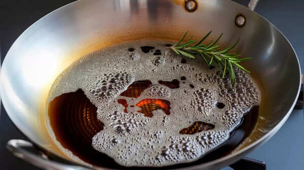 Simmer natural aromatics on the stove