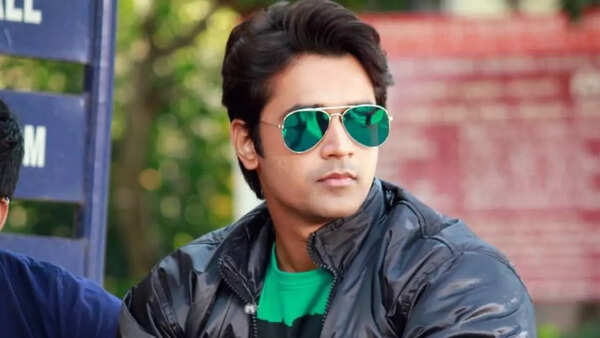 Sanket Pathak Photos