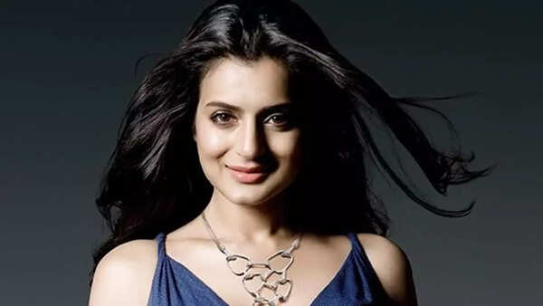 Ameesha Patel Images