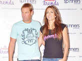 Shane Warne, Liz Hurley to wed in 2013