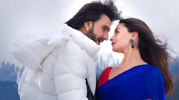 ‘Tum Kya Mile’ from ‘Rocky Aur Rani Kii Prem Kahaani’
