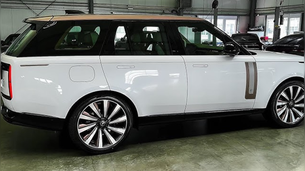 Range Rover SV