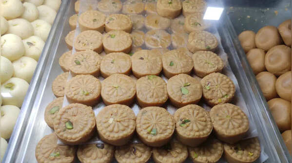 Nolen Gurer Sandesh