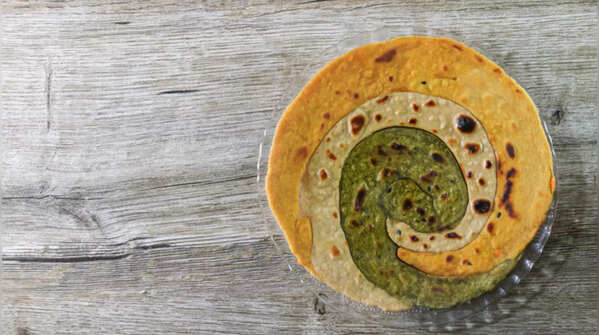 Tiranga Paratha Roll