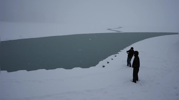 Residents brave Lake Michigan chill