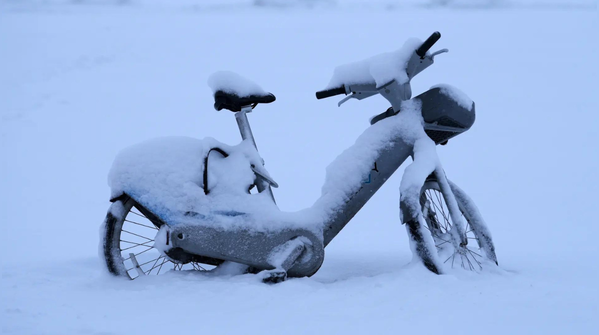 Ice and snow paralyse daily life