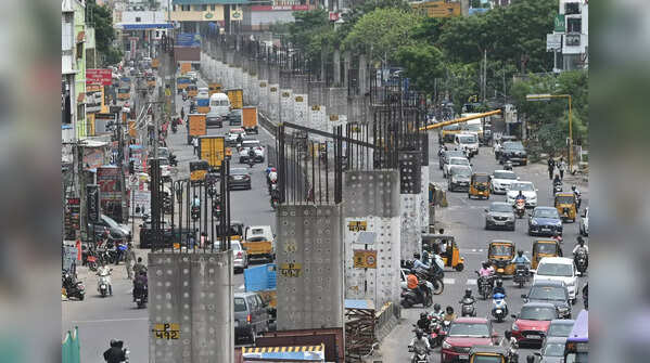 Single-Deck Stretch Along Poonamallee High Road