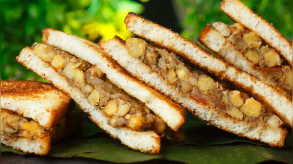Sweet Potato & Moong Stuffed Toast