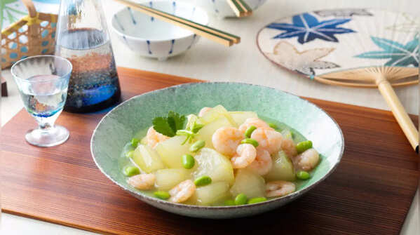 Stir-Fried Pear with Shrimp