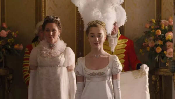 Phoebe Dynevor Wallpapers