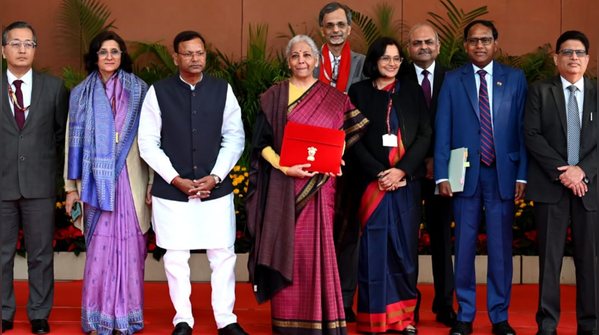 2026: Maroon Kanchivaram tribute