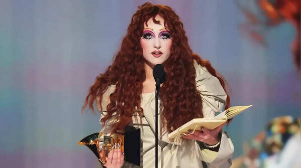 Chappell Roan’s fearless acceptance speech (2025)