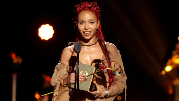 FKA Twigs Photos