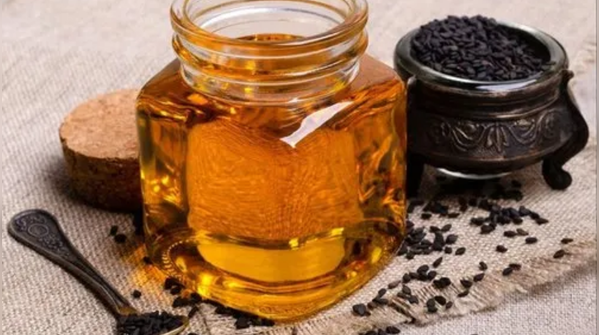 What is onion seed oil?